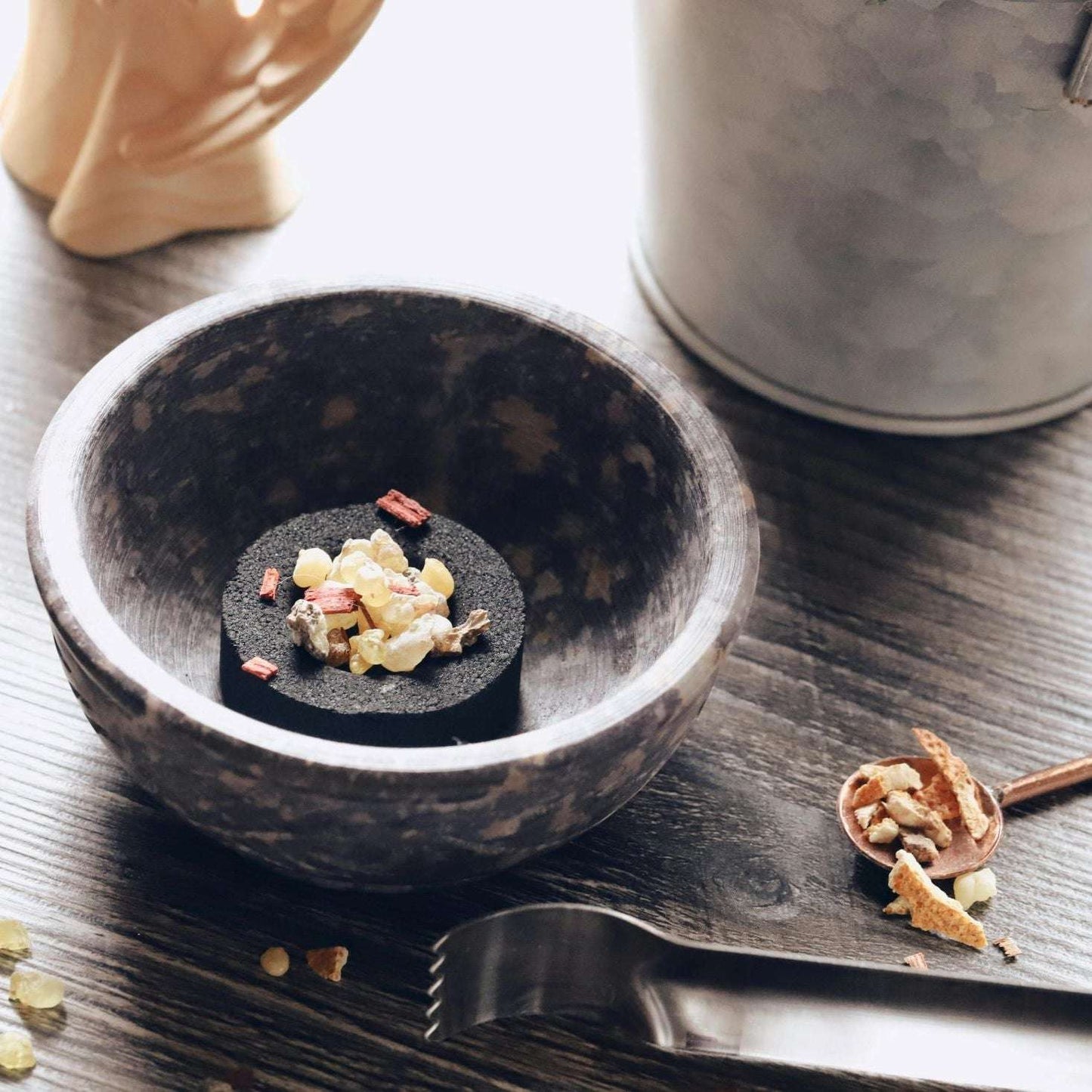 Frankincense and Myrrh Resin Mix - The Crescent Moon