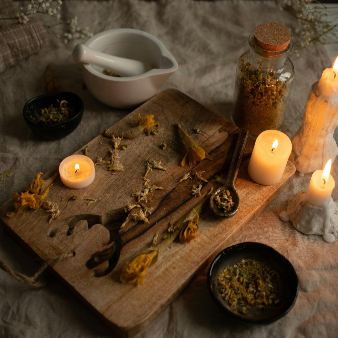 Magickal Herb Blend - Psychic Powers - The Crescent Moon