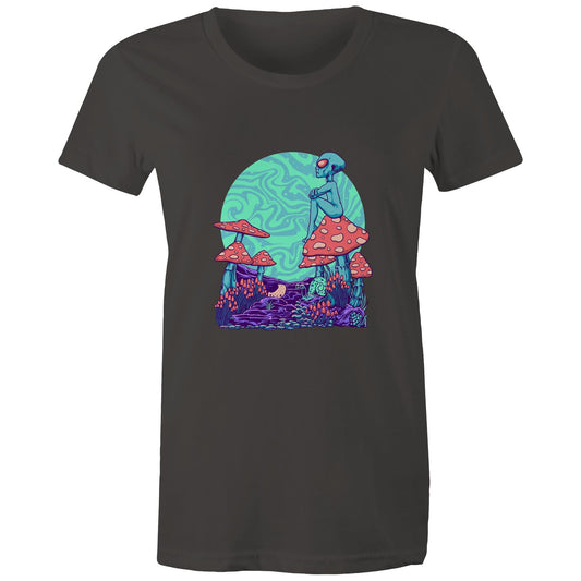 Women's Earthfolk T shirt - Trippy Vibes - The Crescent Moon