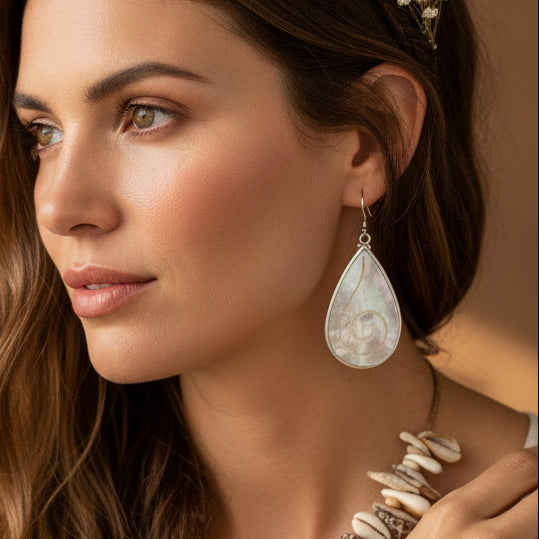 Teardrop-shaped earrings with spiral designs 
