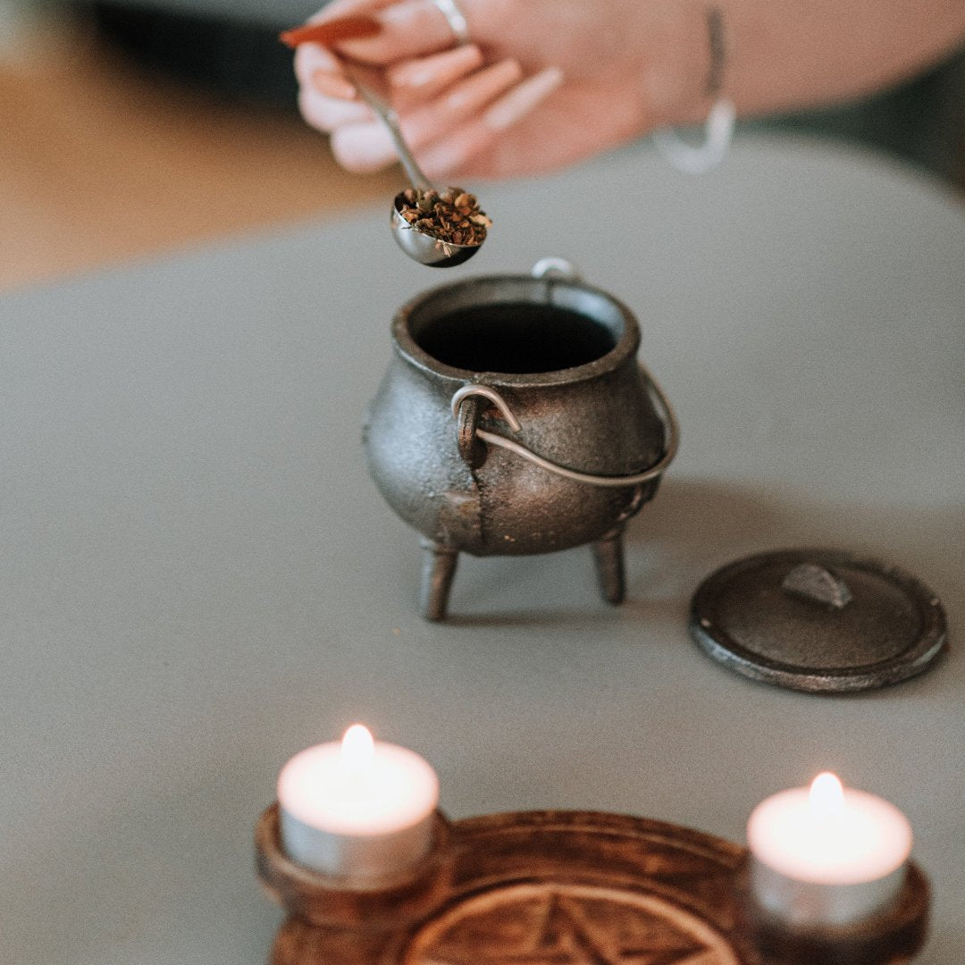 Frankincense and Myrrh Smudging Resin Incense - The Crescent Moon